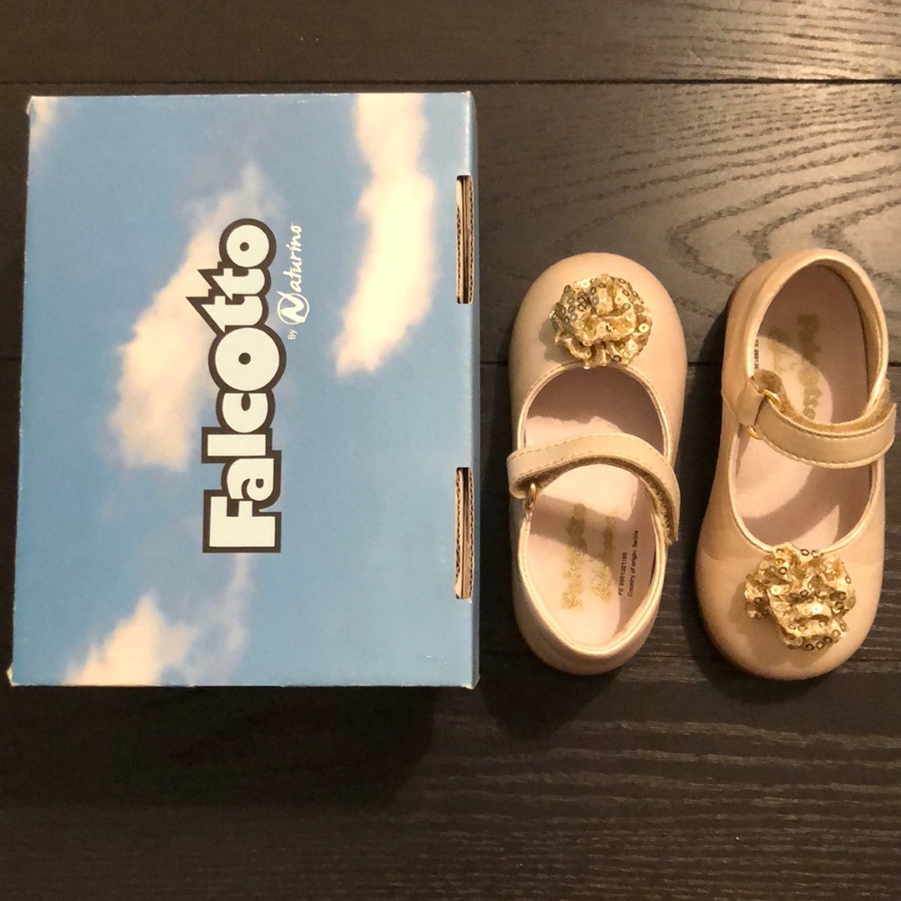 Like new Naturino Toddler girls dress shoes